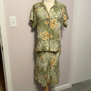 Tommy Bahamas 2 piece outfit